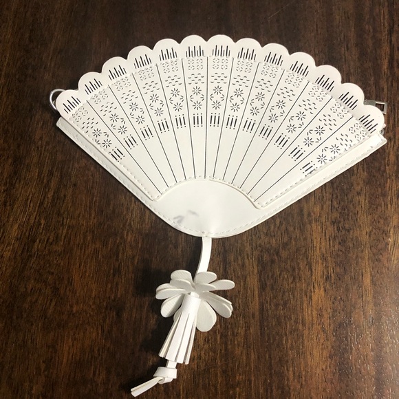 Handbags - Fan hand purse faux leather top zip flower retro party white.11”X7-1/2”